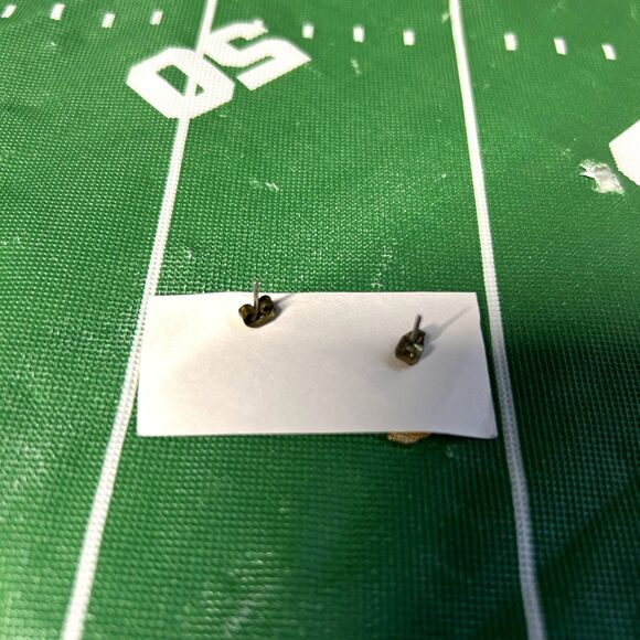 Detroit Red Wings Earrings - Picture 2 of 2